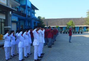 upacara bendera SMK Muhammadiyah 2 Gresik