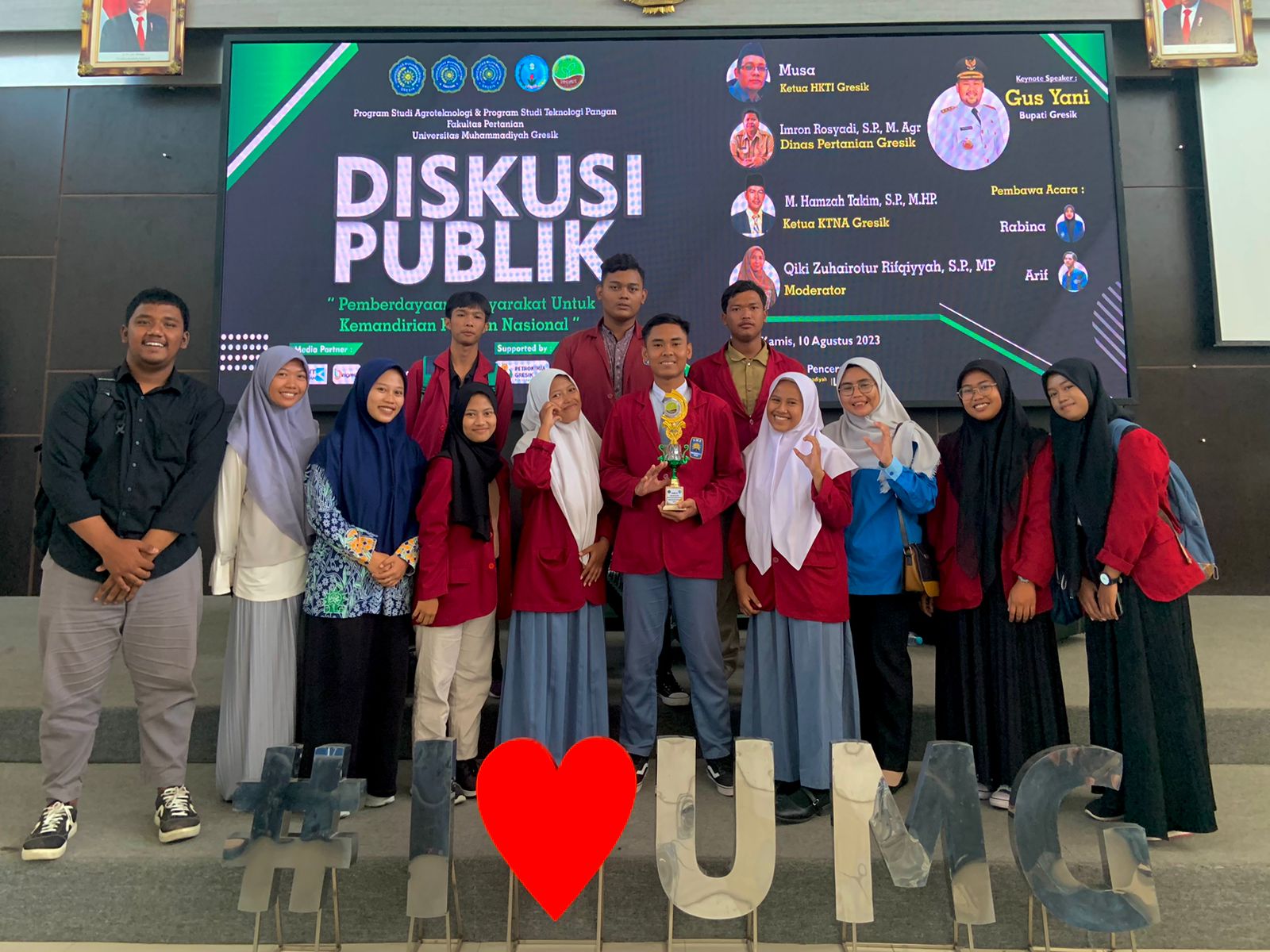 SMK Muhammadiyah 2 Gresik Juara Lomba LKTI